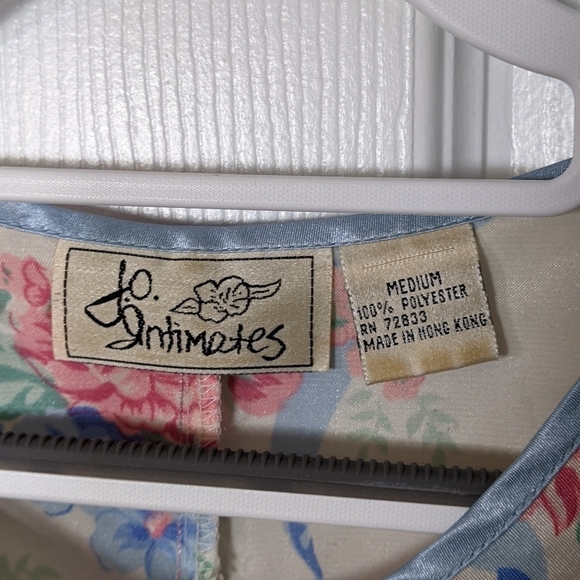 Vintage J.O.‎ Intimates Luxury Floral Satin Pajama Top Size Medium *FLAWED* - Picture 2 of 7